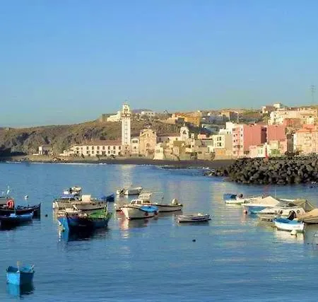 Bright Spacious Apartment, 2 Min Walk From