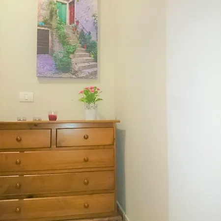 Apartment Bright Spacious Apartment, 2 Min Walk From *