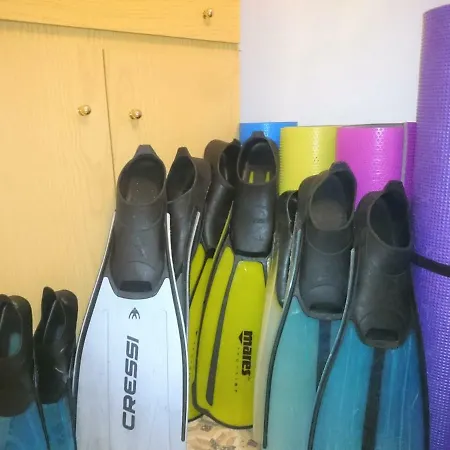 Bright Spacious Apartment, 2 Min Walk From *