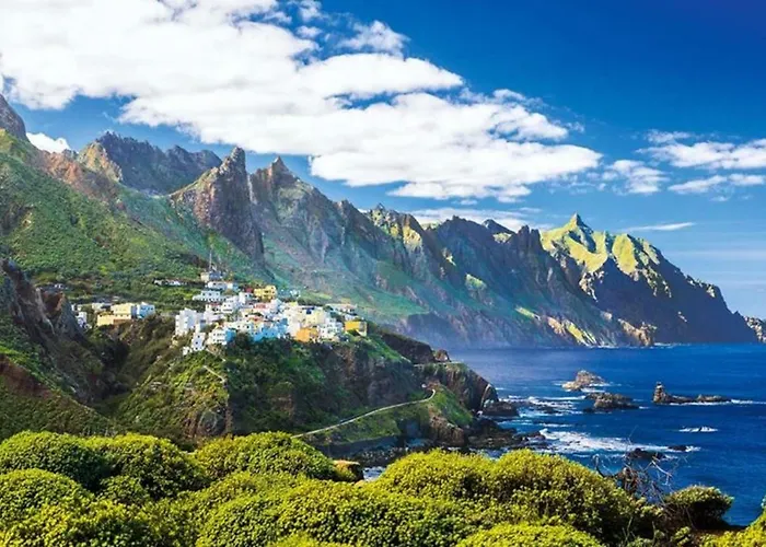 Bright Spacious Apartment, 2 Min Walk From Candelaria