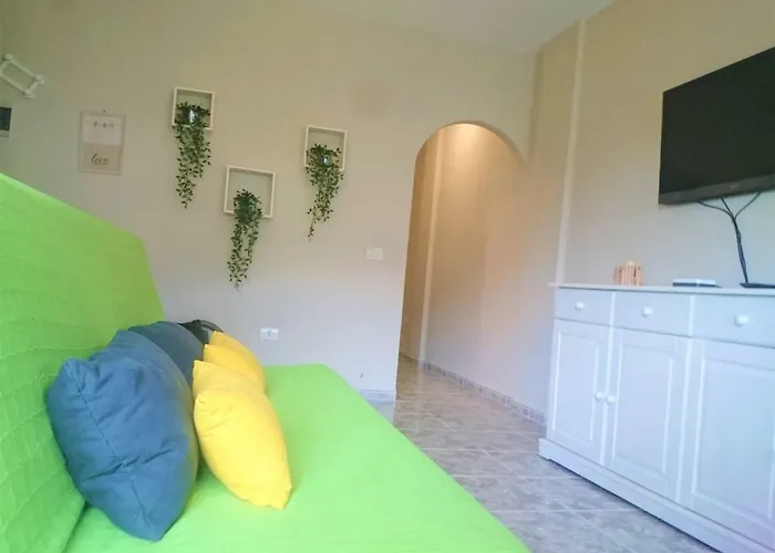 Bright Spacious Apartment, 2 Min Walk From Apartmán Candelaria