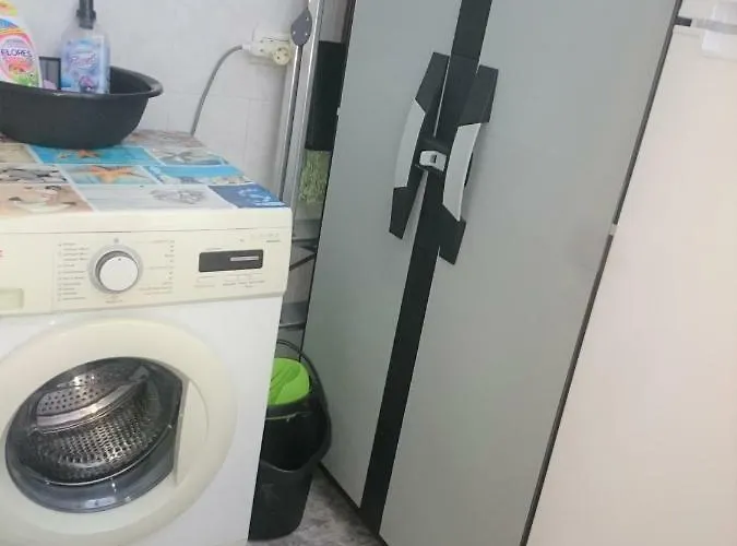 Bright Spacious Apartment, 2 Min Walk From Apartmán