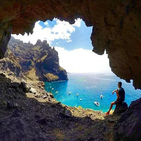 Bright Spacious Apartment, 2 Min Walk From 坎德拉里亚