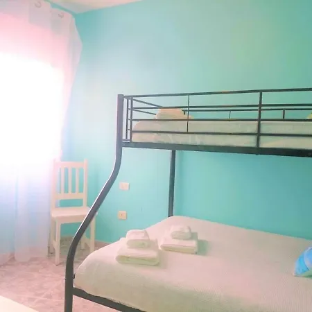 Bright Spacious Apartment, 2 Min Walk From