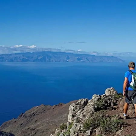 Bright Spacious Apartment, 2 Min Walk From 坎德拉里亚