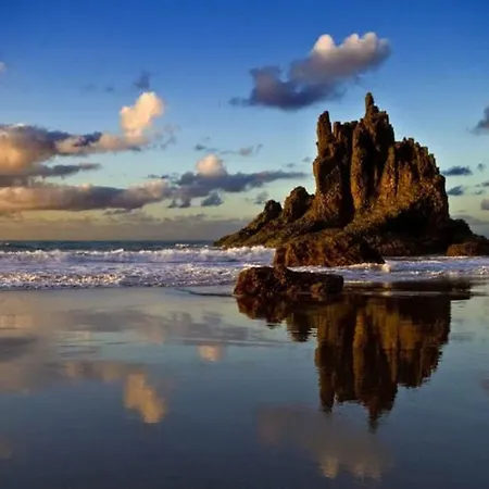 Bright Spacious Apartment, 2 Min Walk From *