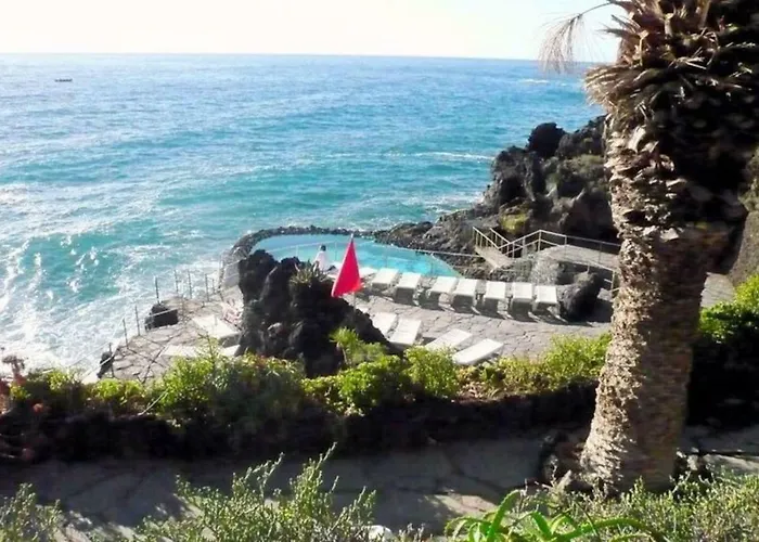 Bright Spacious Apartment, 2 Min Walk From Daire Candelaria