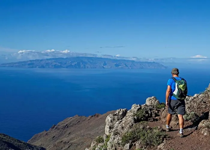 Bright Spacious Apartment, 2 Min Walk From Candelaria