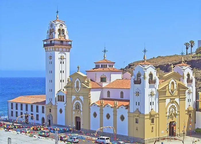 Bright Spacious Apartment, 2 Min Walk From Apartment *