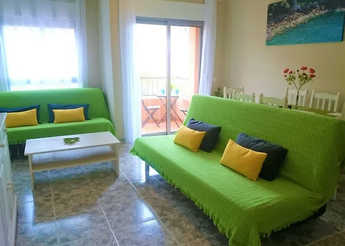 Bright Spacious Apartment, 2 Min Walk From Daire Candelaria