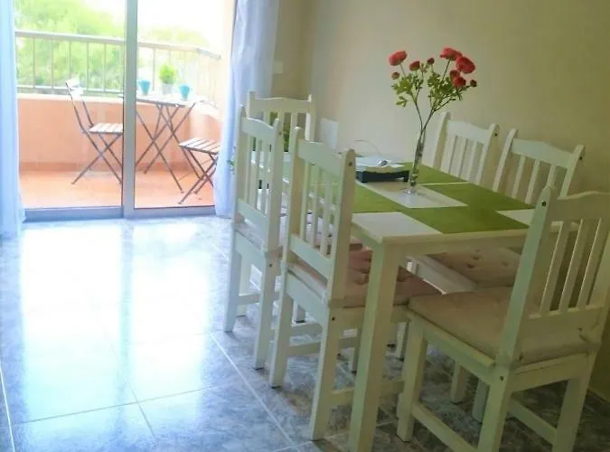 Apartment Bright Spacious Apartment, 2 Min Walk From Candelaria