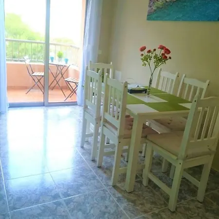 Apartamento Bright Spacious Apartment, 2 Min Walk From Candelaria